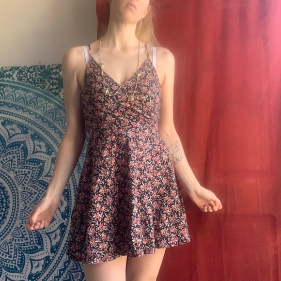 Forever 21 floral cotton dress - Picture 2 of 4